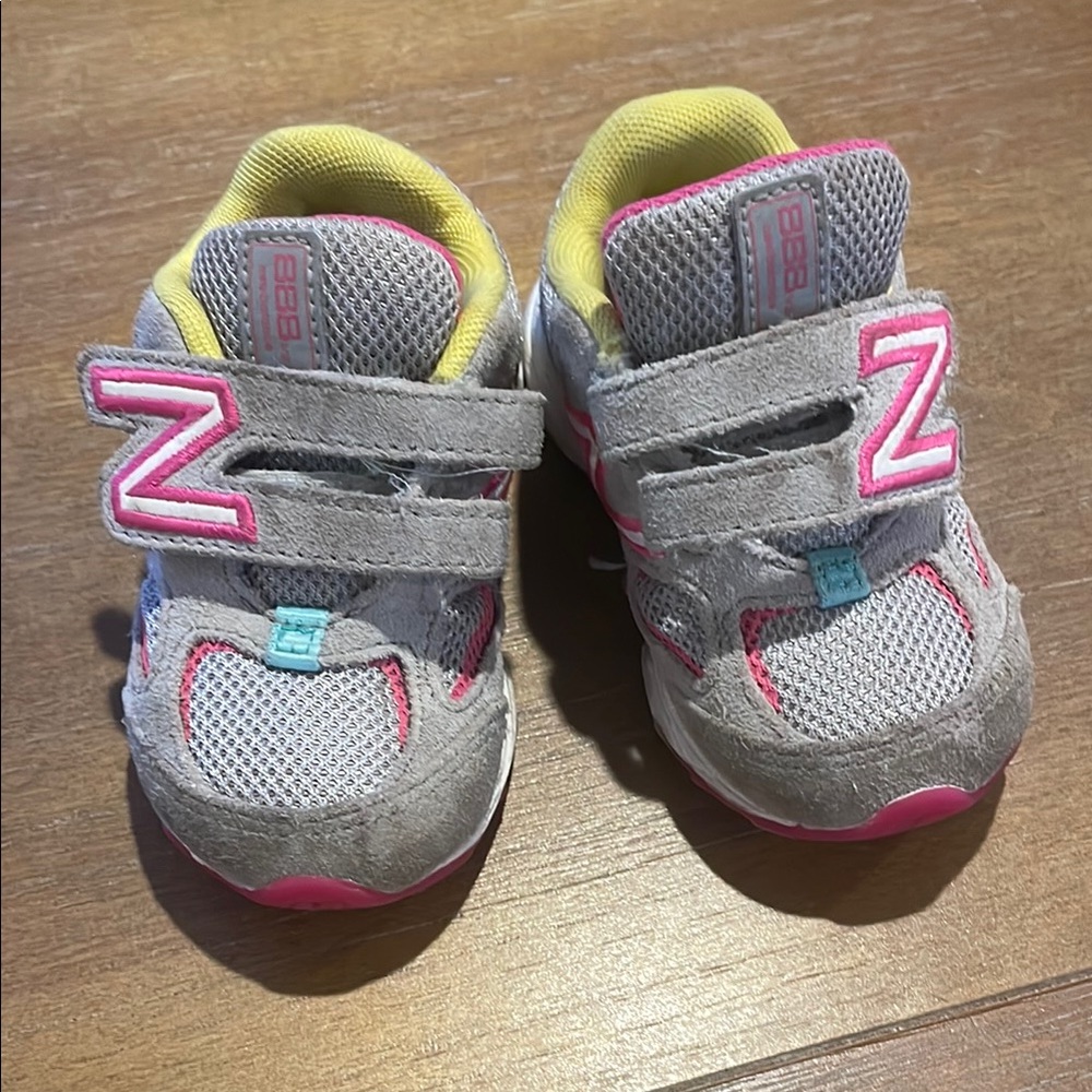 New Balance Kids' Gray and Pink Sneakers with Yellow Accents